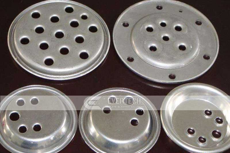 sand-blasting-machine-for-stamping-industry-2.jpg