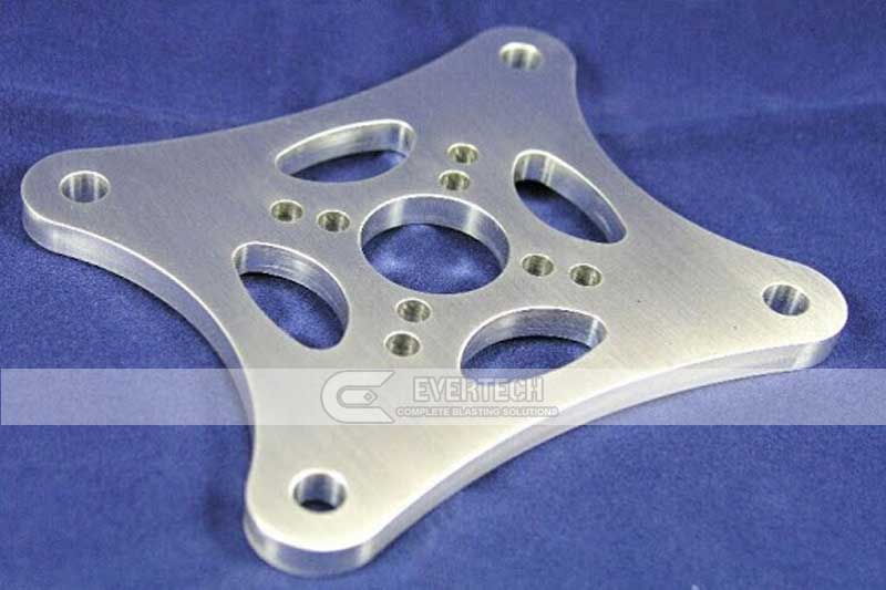 Aluminum-parts-shot-blasting-machine-2.jpg