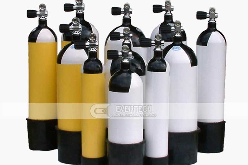 Diving-bottles-shot-blasting-machine.jpg