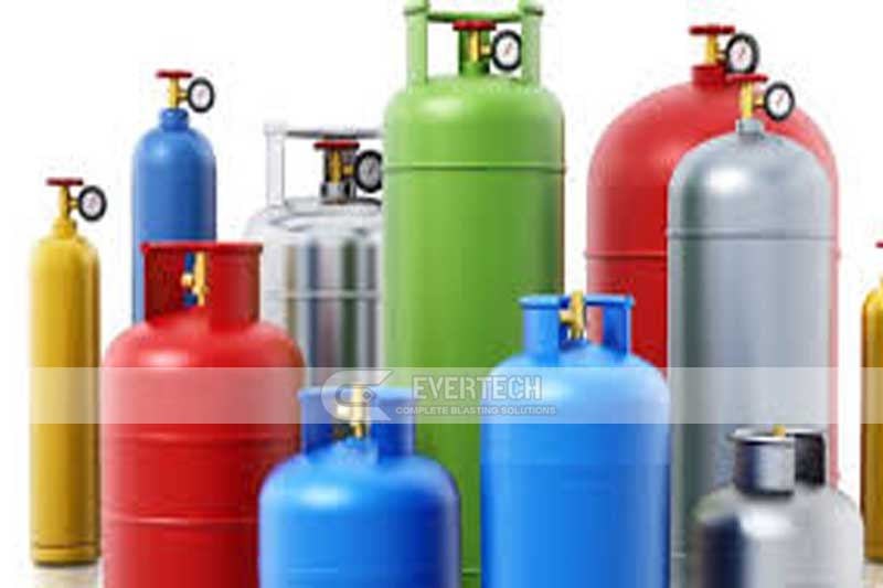 gas-bottles-shot-blasting-machine.jpg