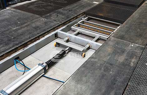 Full-floor-recovery-system-with-scraper-conveyor.jpg